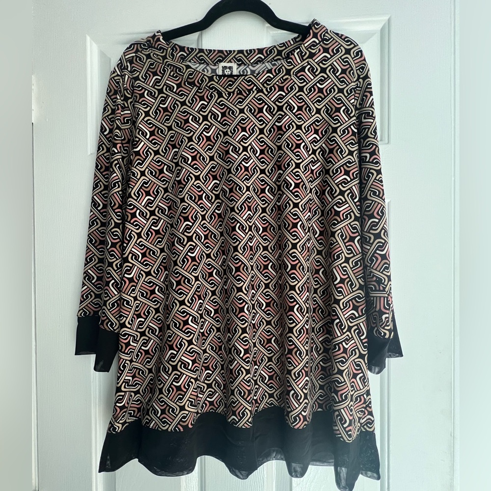 🆕 Anne Klein Black and Pink Geometric Top